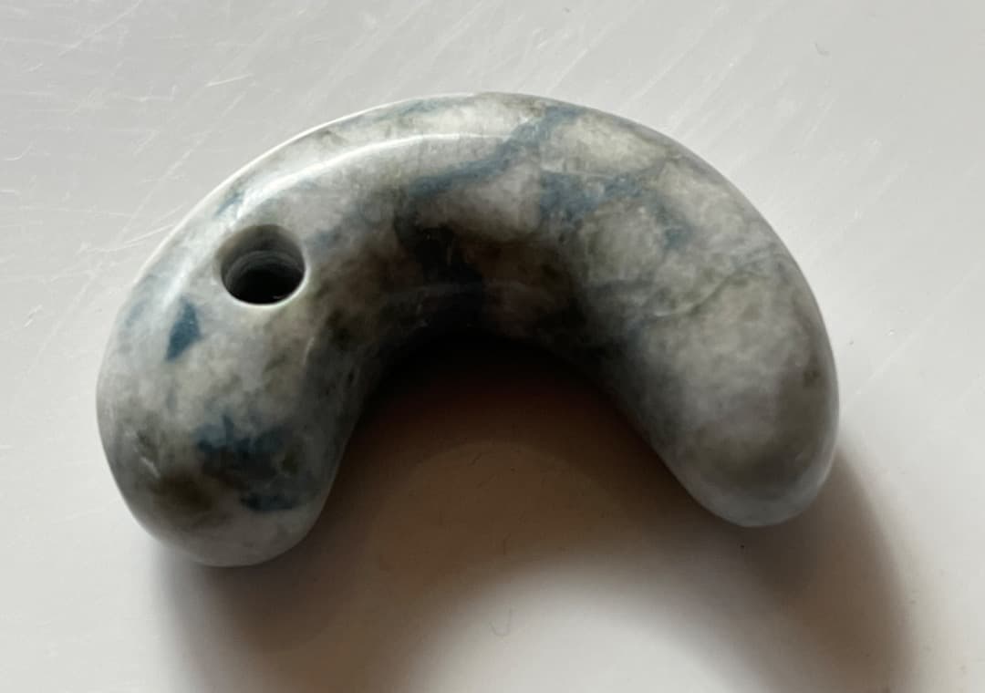 糸魚川　横川　青翡翠　勾玉