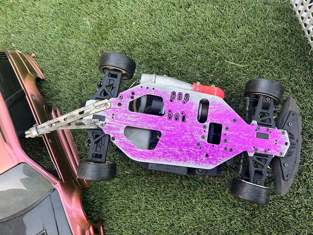 3年前まで使用ボディーアルミシャーシサス等交換済み純正部品もあり