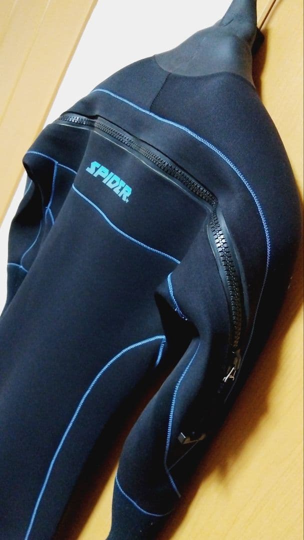 Bewetドライスーツ背面ジッパー メンズ ML相当（中古） 黒/青