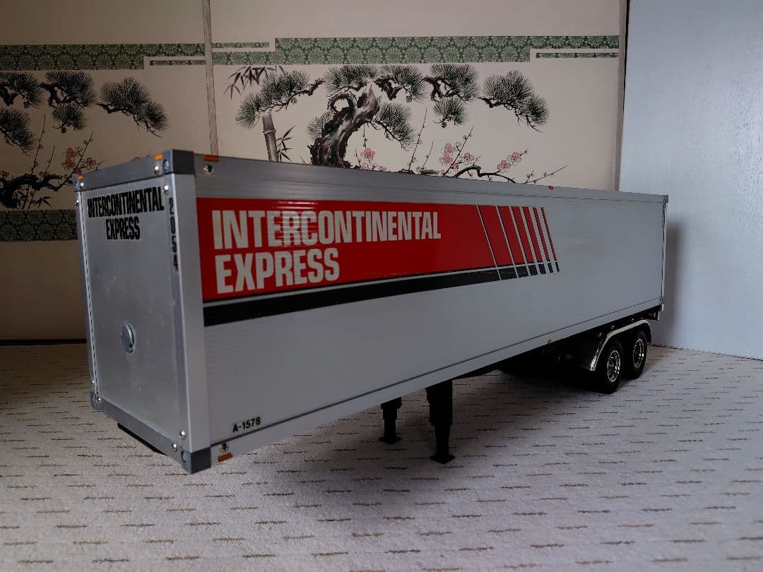 タミヤ　トレーラー1/14パネルバンセミトレーラー