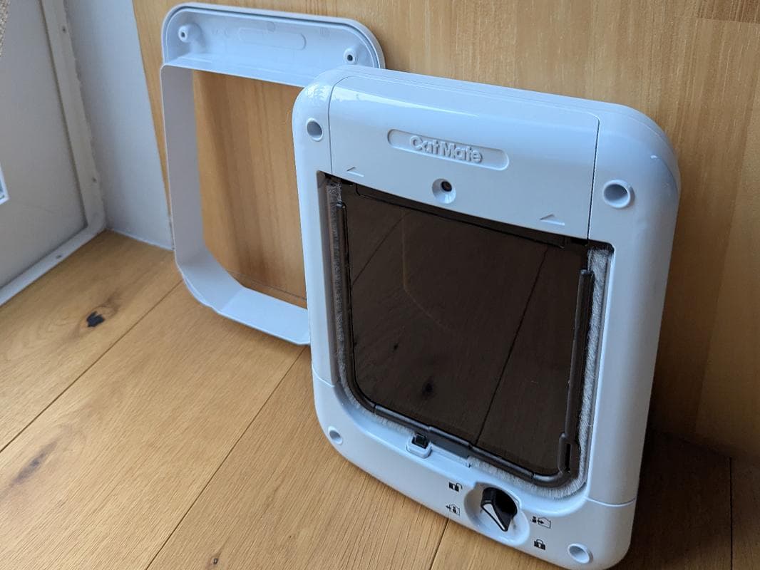 Cat Mate Elite 猫用ドア マイクロチップ対応 キャットメイト