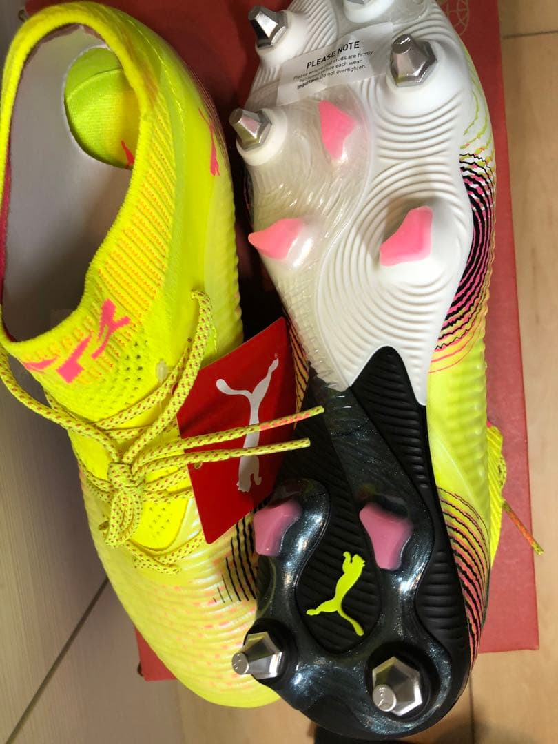 プーマフューチャー 8 アルティメット MXSGイエローアラート 26.5cm