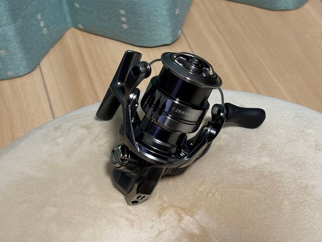 シマノ　２５コンプレックスＸＲ　Ｃ２５００Ｆ４　ＸＧ　ＳＨＩＭＡＮＯ