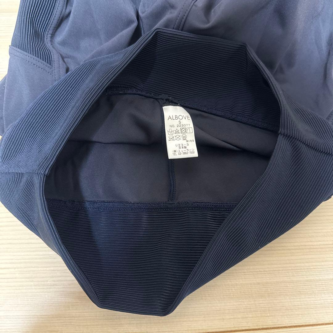 新品タグ付き　ALBOVE スポーツブラ　水陸両用　トップス　レギンス