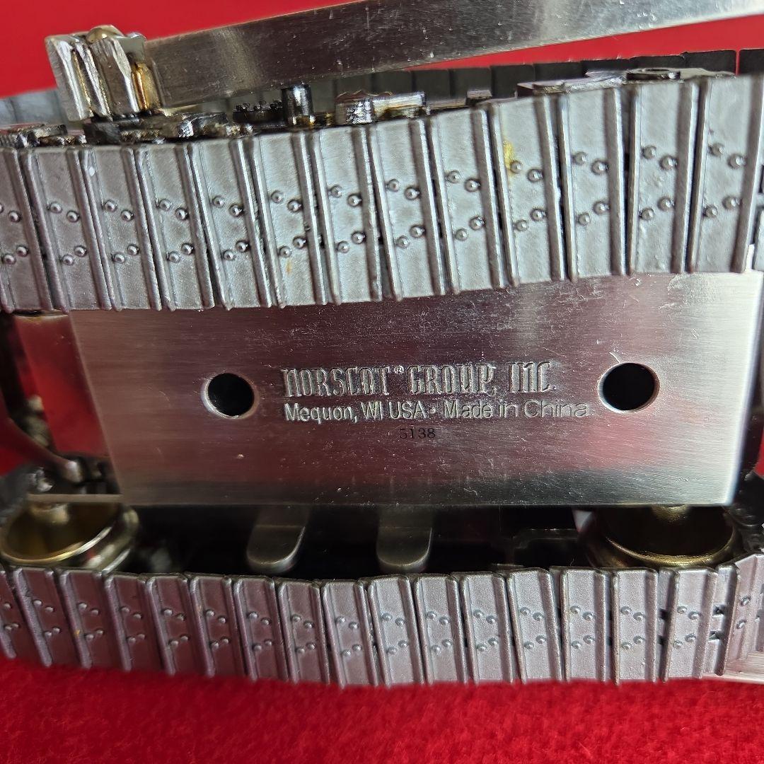 限定版CAT D11R トラック型トラクター 1:50スケール