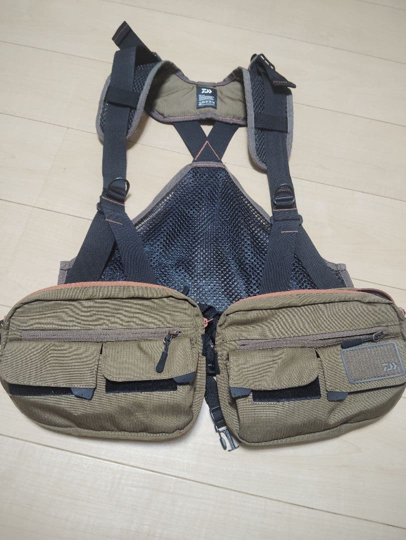 ダイワライトフィッシングベスト