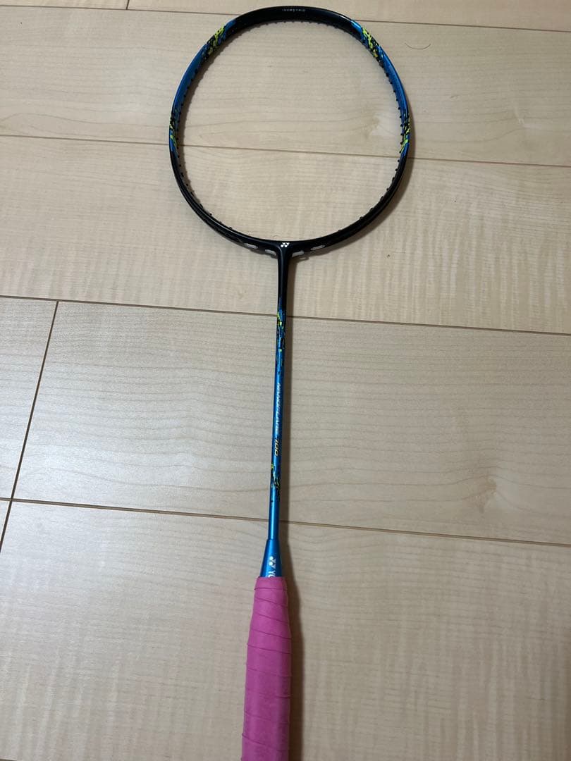 美品　廃盤品Yonexナノフレア700 5u6g