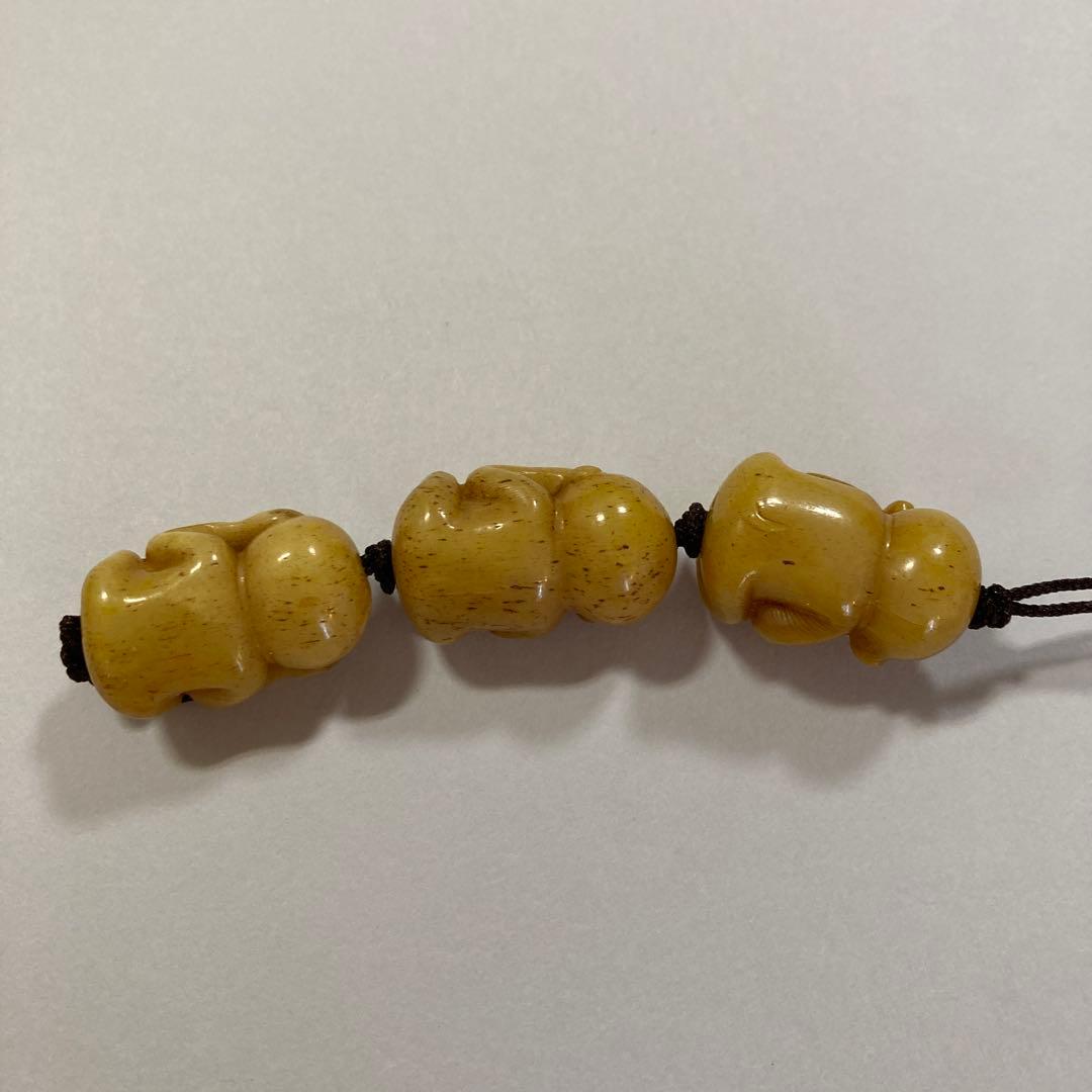 天然素材　見ざる言わざる聞かざる　三猿　彫刻　根付　提げ物