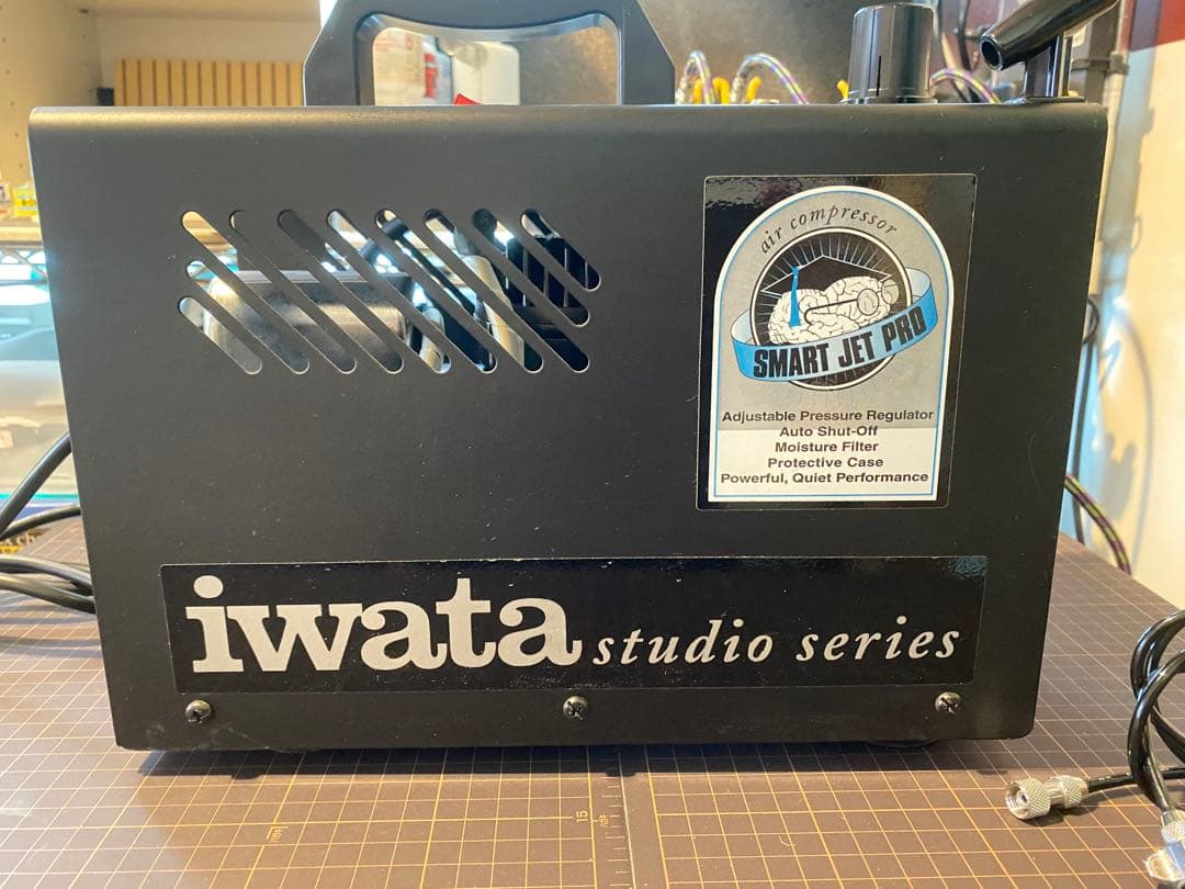 アネスト岩田　is-875 コンプレッサー　模型制作　塗装