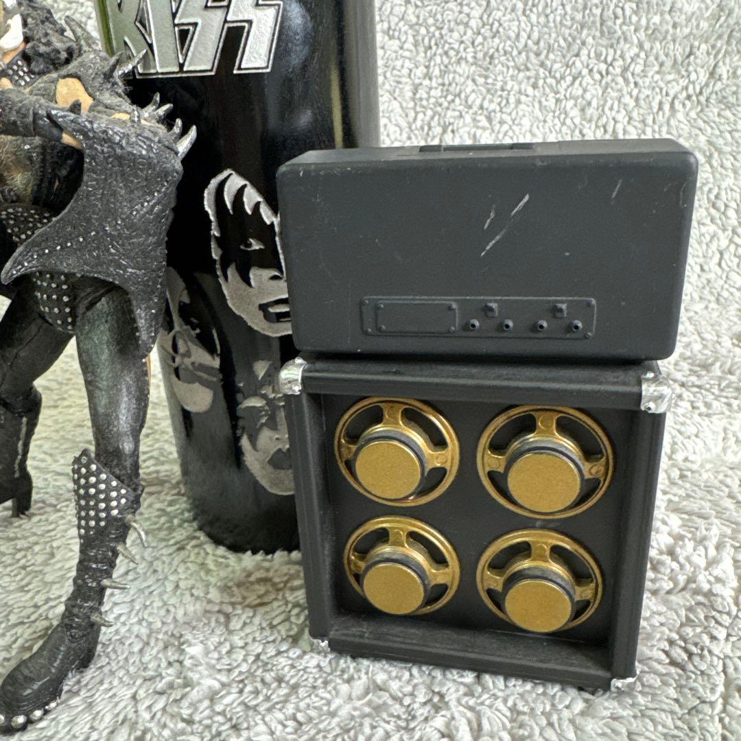 バンドKISS ①ワイン　②ジーン・シモンズ　フィギュア