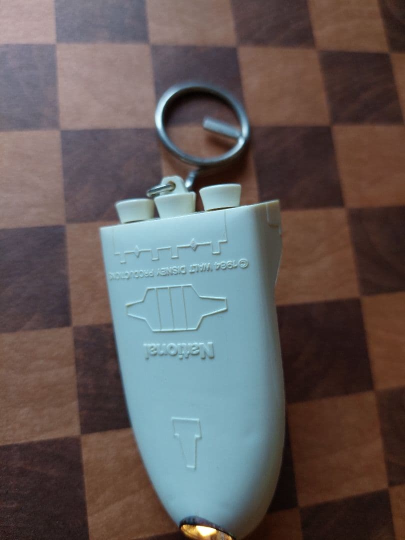 希少 ミッキーマウス 宇宙船型キーホルダー