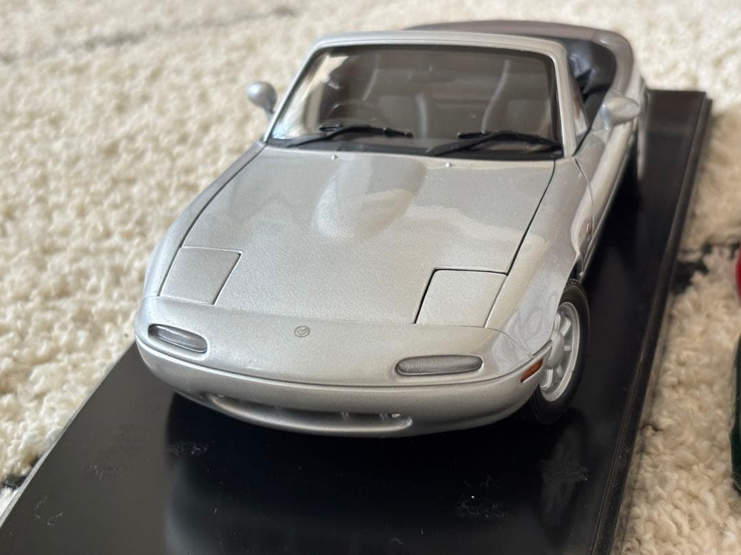 美品 Mazda MX-5 Miata 1/18 ミニカー シルバー