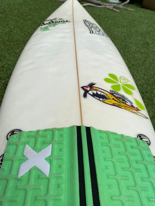 サーフボード　Simmo ハイパフォーマンス　軽い