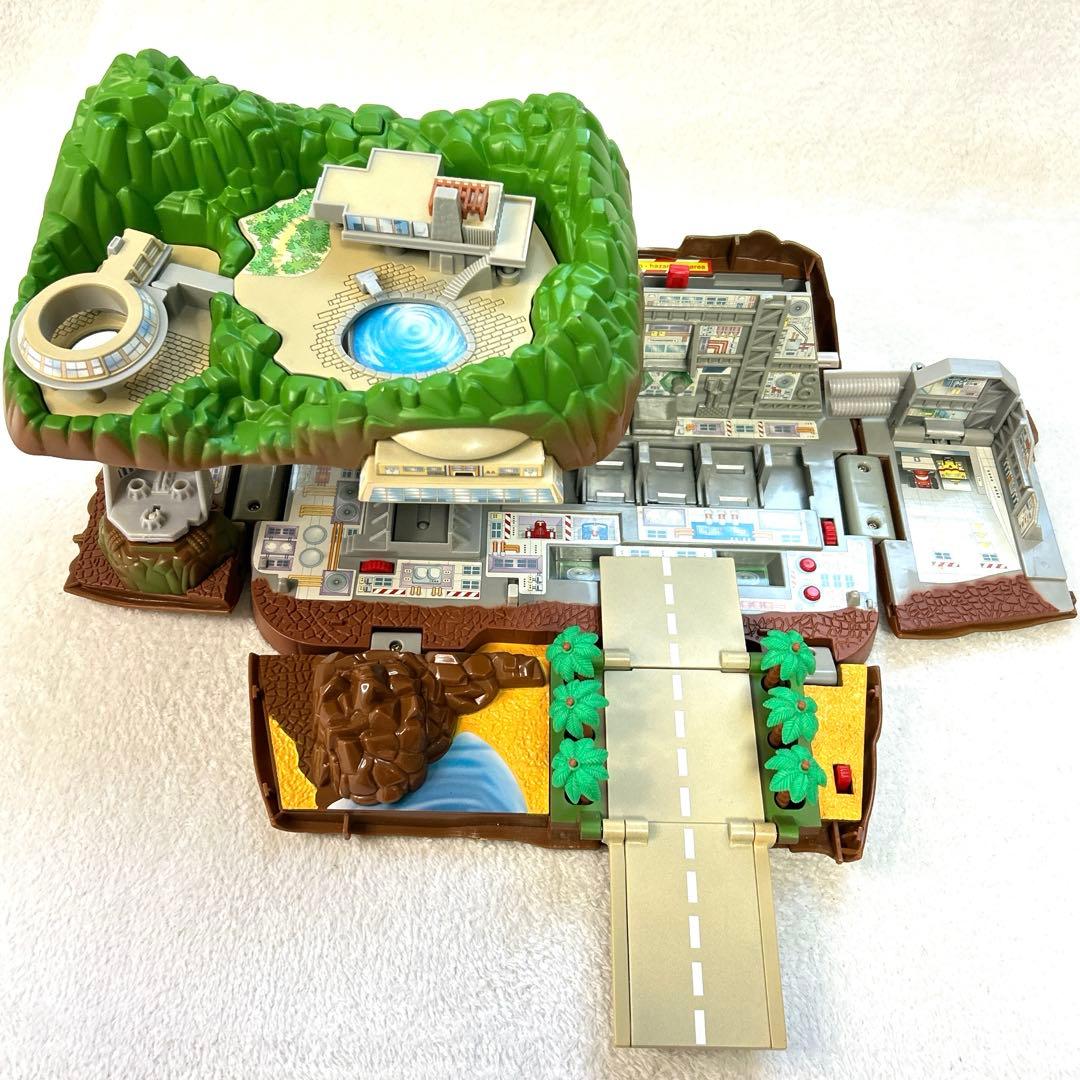 タカラ　サンダーバード　トレーシーアイランド　トランスフォーミング　プレイセット