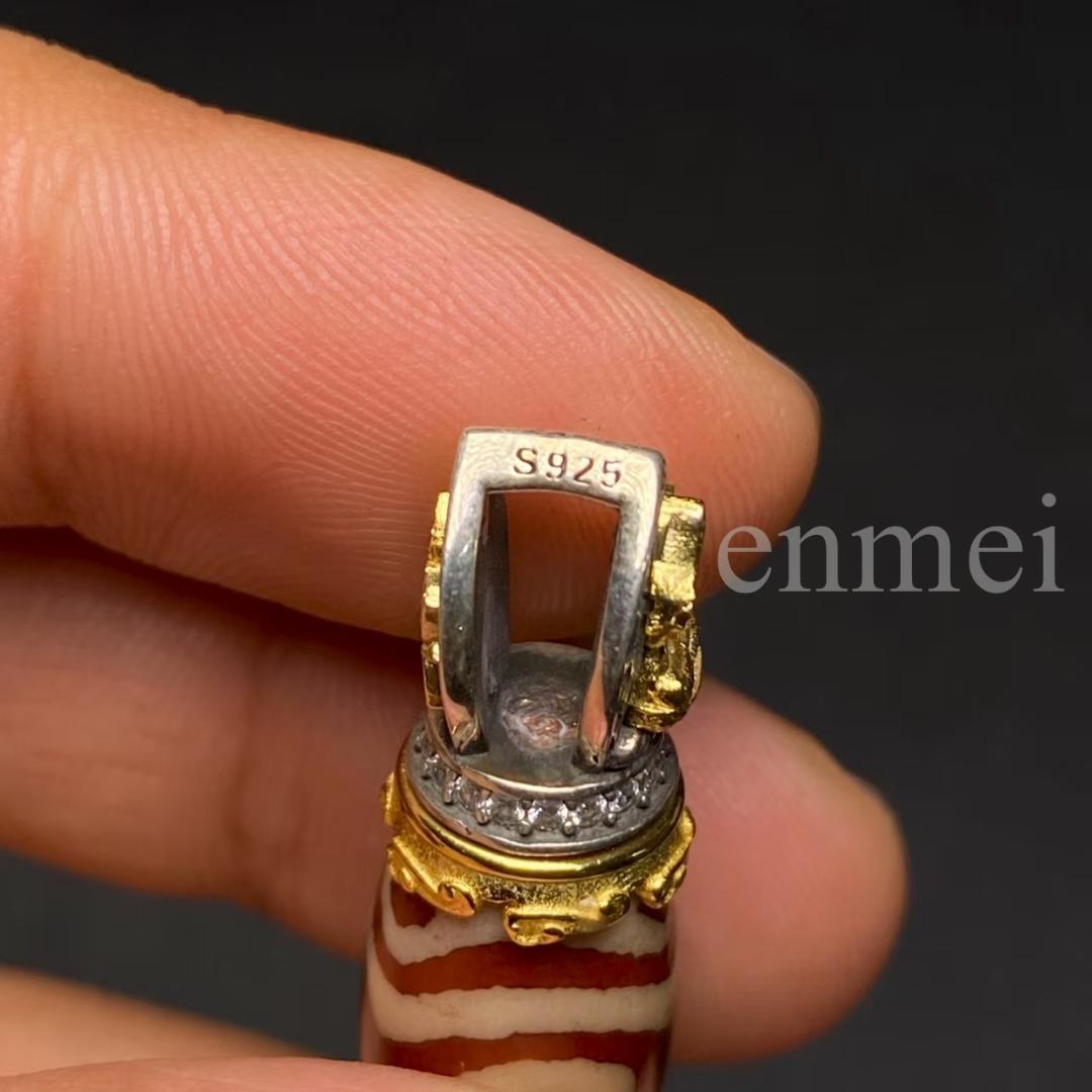 中国古美術・藏區回流・紅肉蓮花三眼天珠・文殊菩薩・天然石・瑪瑙・闢邪消災・根付