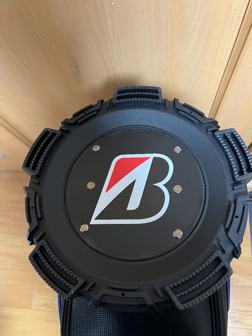 新品　ブリヂストン　ツアーBキャディバッグ　　　9.5型