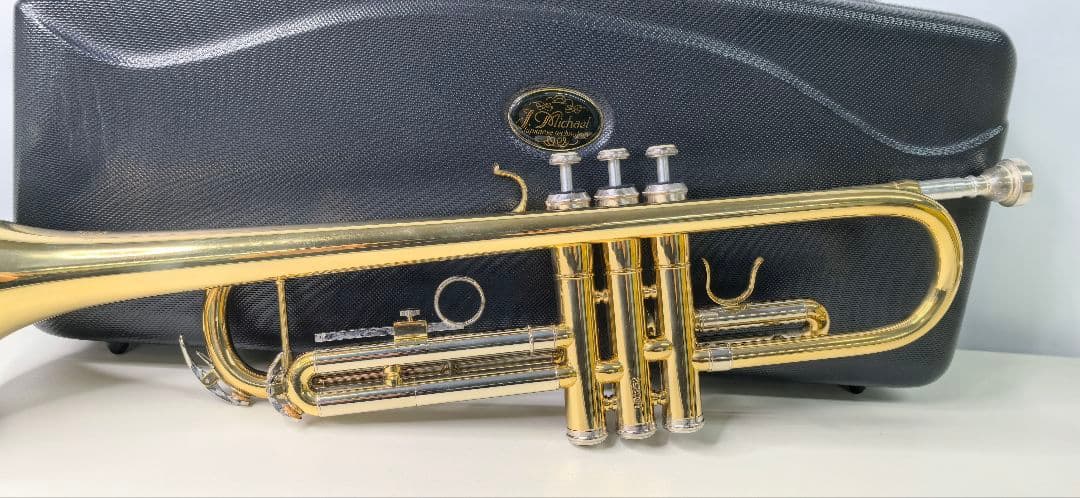 Jマイケル　トランペット ゴールド ケース付き