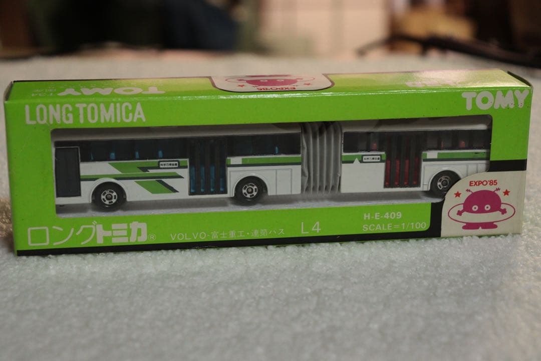ロングトミカ　VOLVO 富士重工　連節バス　L4 EXPO85 トミカ