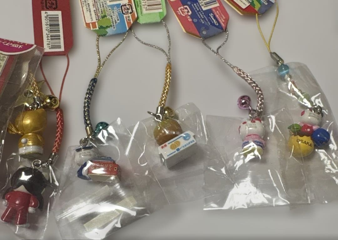 ハローキティ　キティ　ご当地　根付け　ストラップ　まとめ売り　ごくせん　東京駅