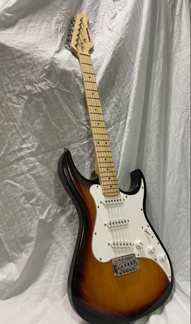 PLAYTECHエレキギター ストラトタイプ Fenderピック&チューナー付き