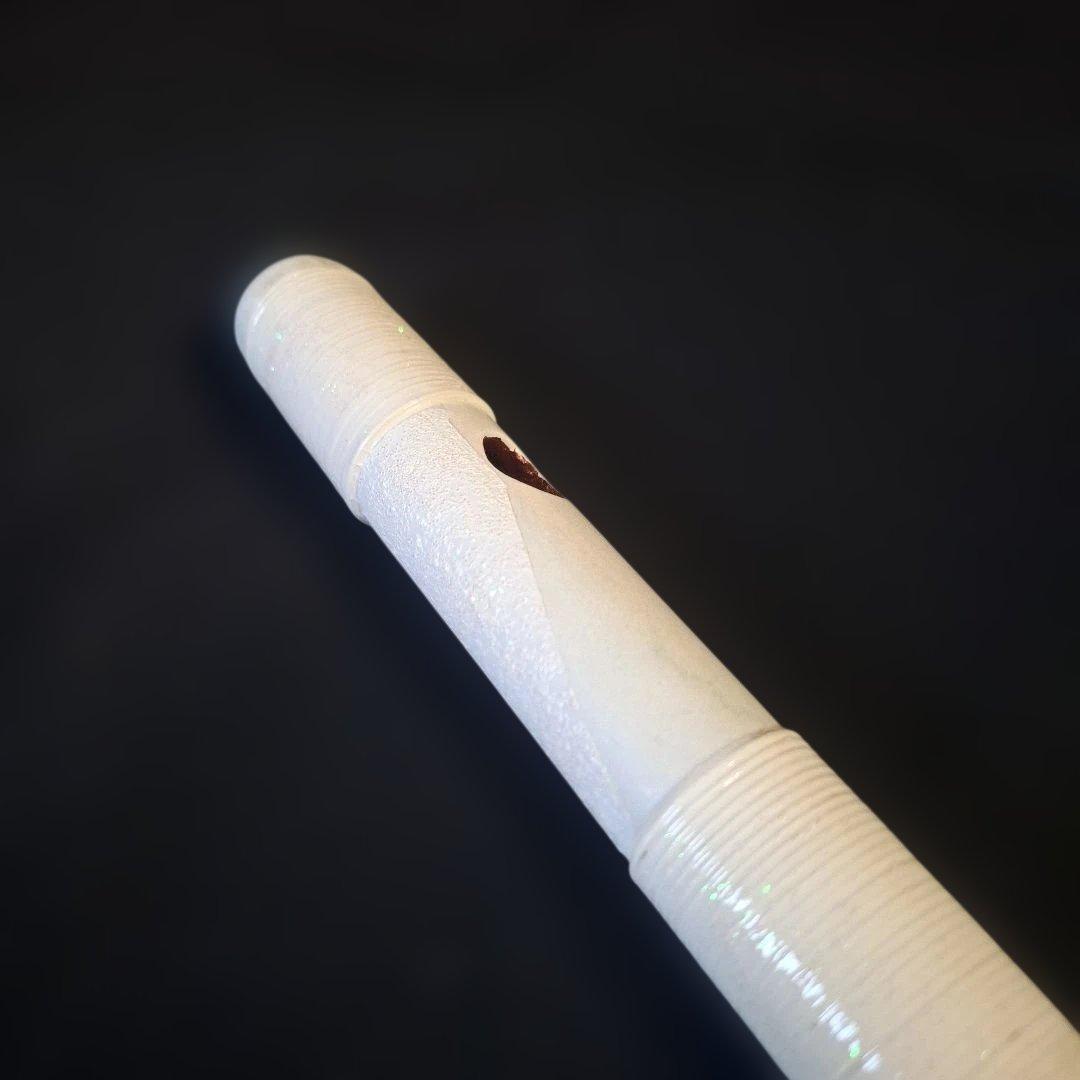 篠笛　4本調子　7穴　古典調　超鐵仕様　天地胴藤巻　ホワイト＋レインボー仕上げ