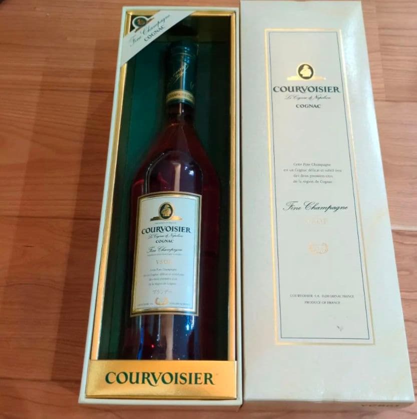 ホワイトMACKAY.ジョニーウォーカー 青1L.COURVOISIER未開栓