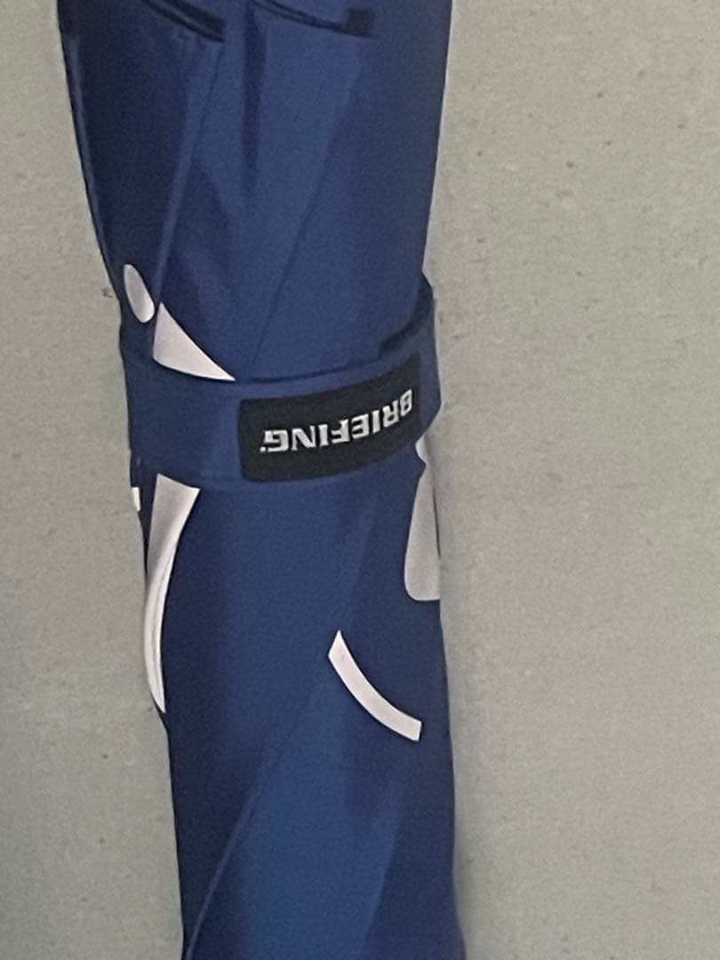 美品　ゴルフ用　傘　BRIEFING 青色