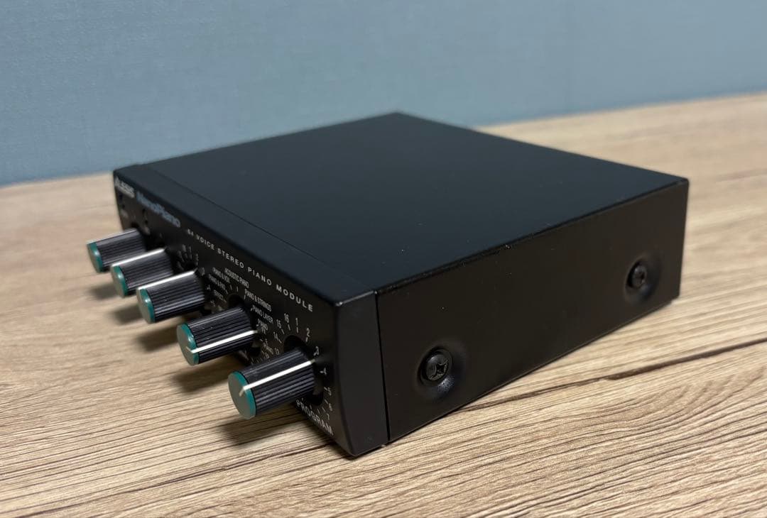 Alesis NanoPiano 【美品】音出しmidi確認済　アダプタ付き