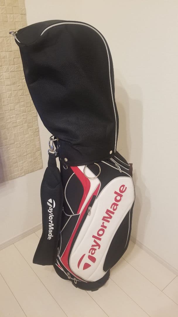 TaylorMade キャディバッグ 黒/白/赤 ゴルフボール　ボール入れセット