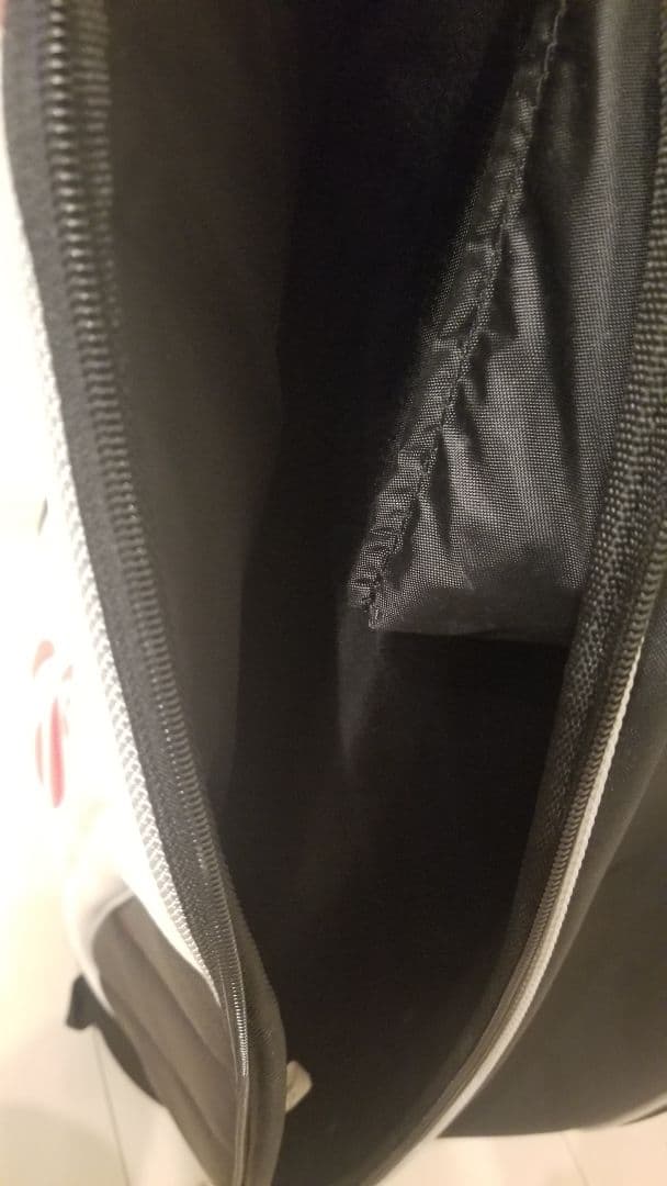 TaylorMade キャディバッグ 黒/白/赤 ゴルフボール　ボール入れセット