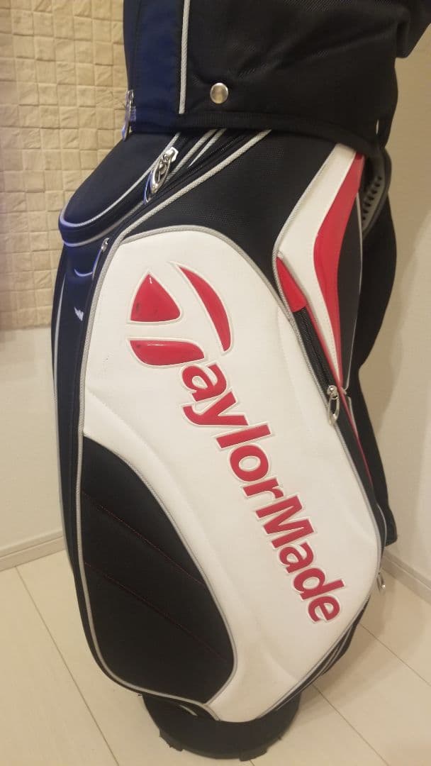 TaylorMade キャディバッグ 黒/白/赤 ゴルフボール　ボール入れセット