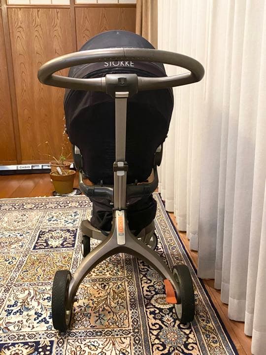 STOKKE　ストッケ　エクスプローリーV4