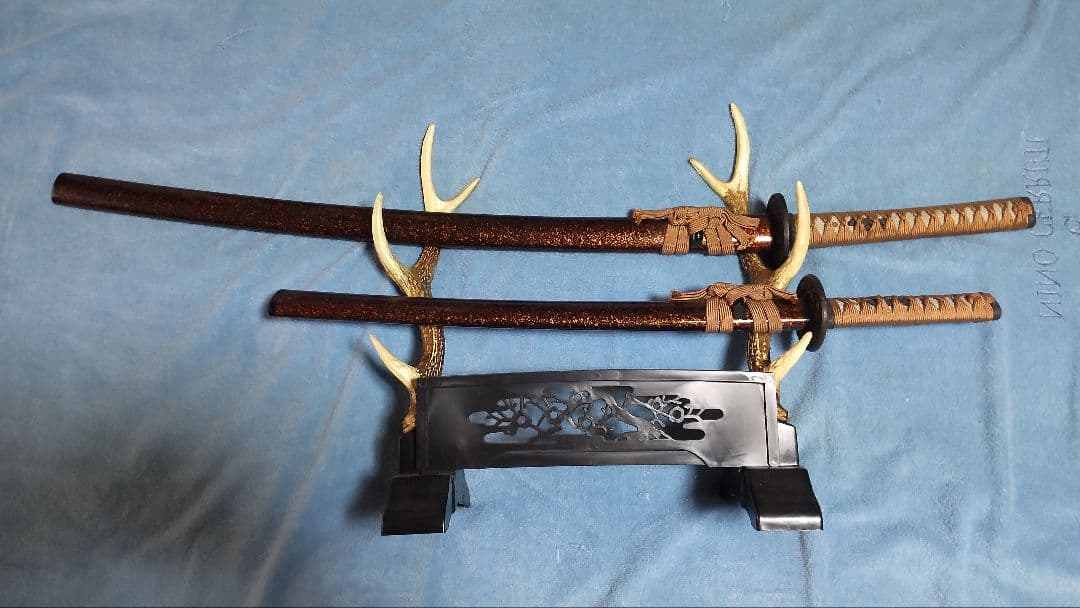 (模造刀}大刀、小刀と台座SET