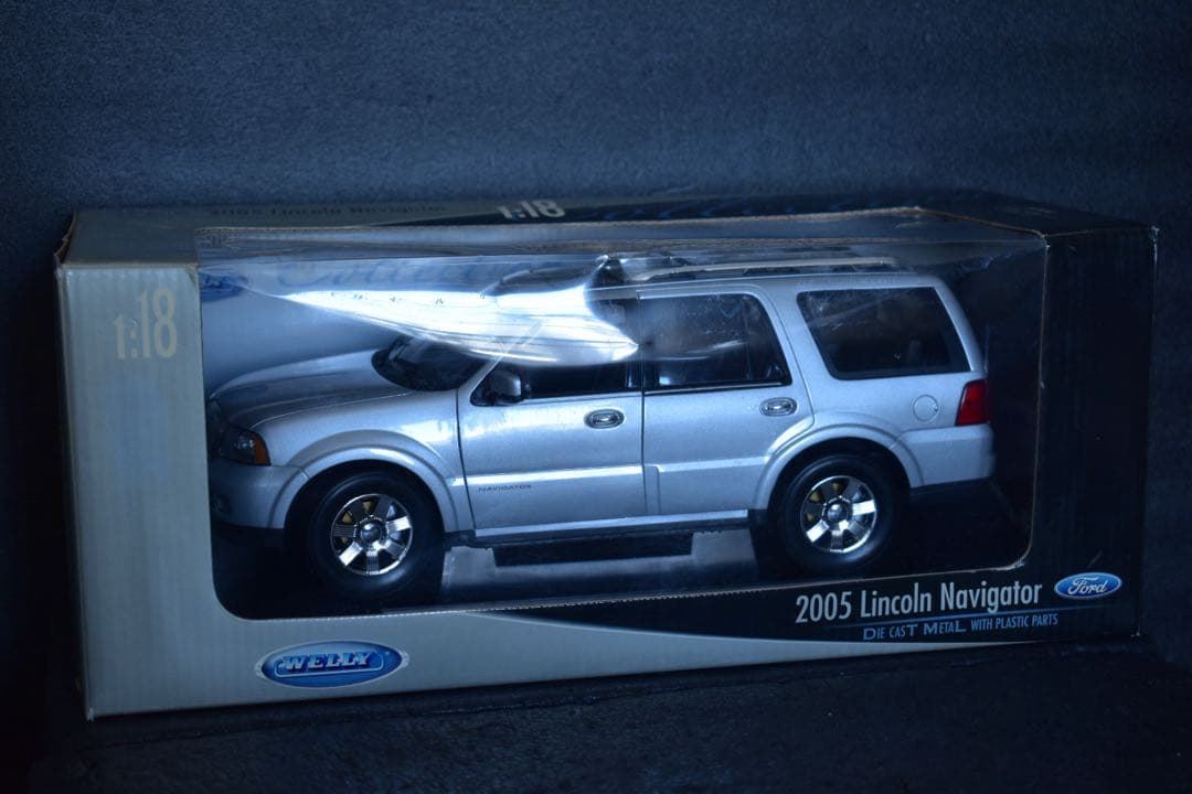 1/18 Welly リンカーン ナビゲーター サスペンション可動