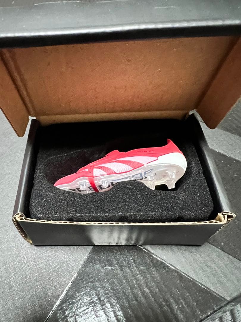 アディダス　プレデターエリート　HG/AG　27.5