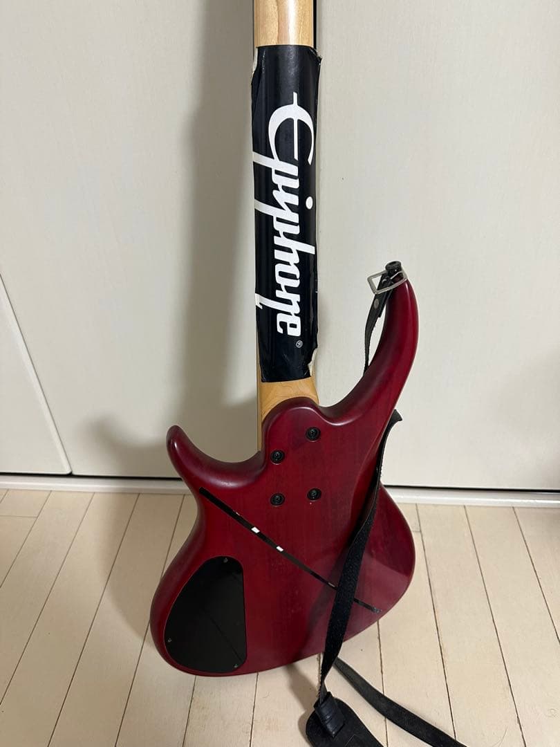 Toby Deluxe IV Walnut Satin エレキベース