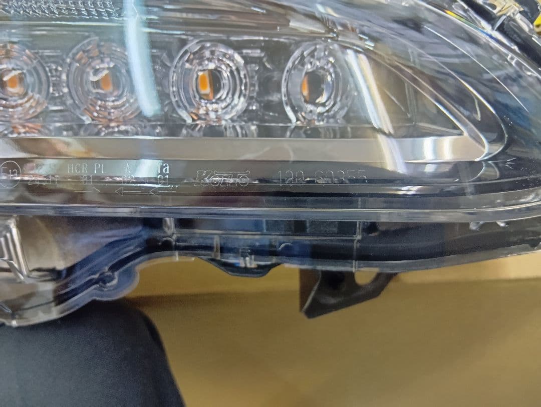 スバルBRZ ZC6 後期用右LEDヘッドライト良品