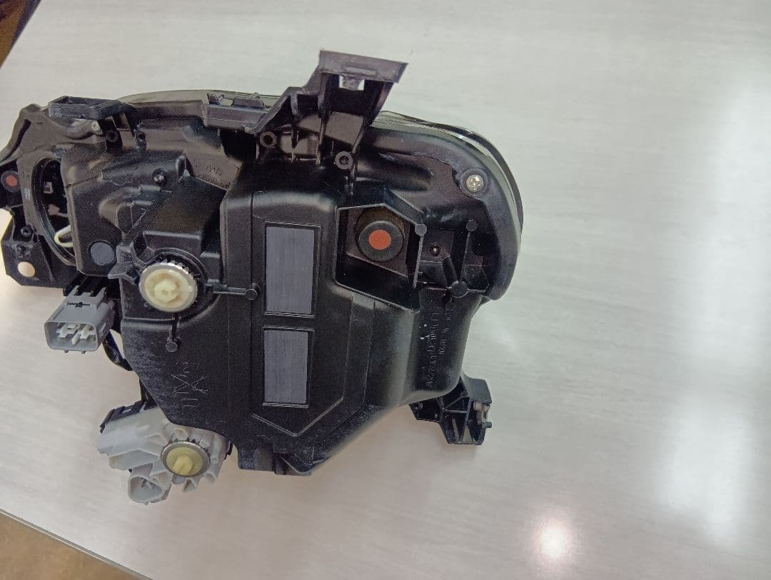 スバルBRZ ZC6 後期用右LEDヘッドライト良品