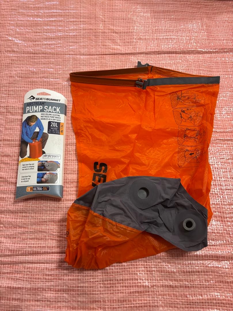 SEA TO SUMMITのウルトラライトマット　スモール