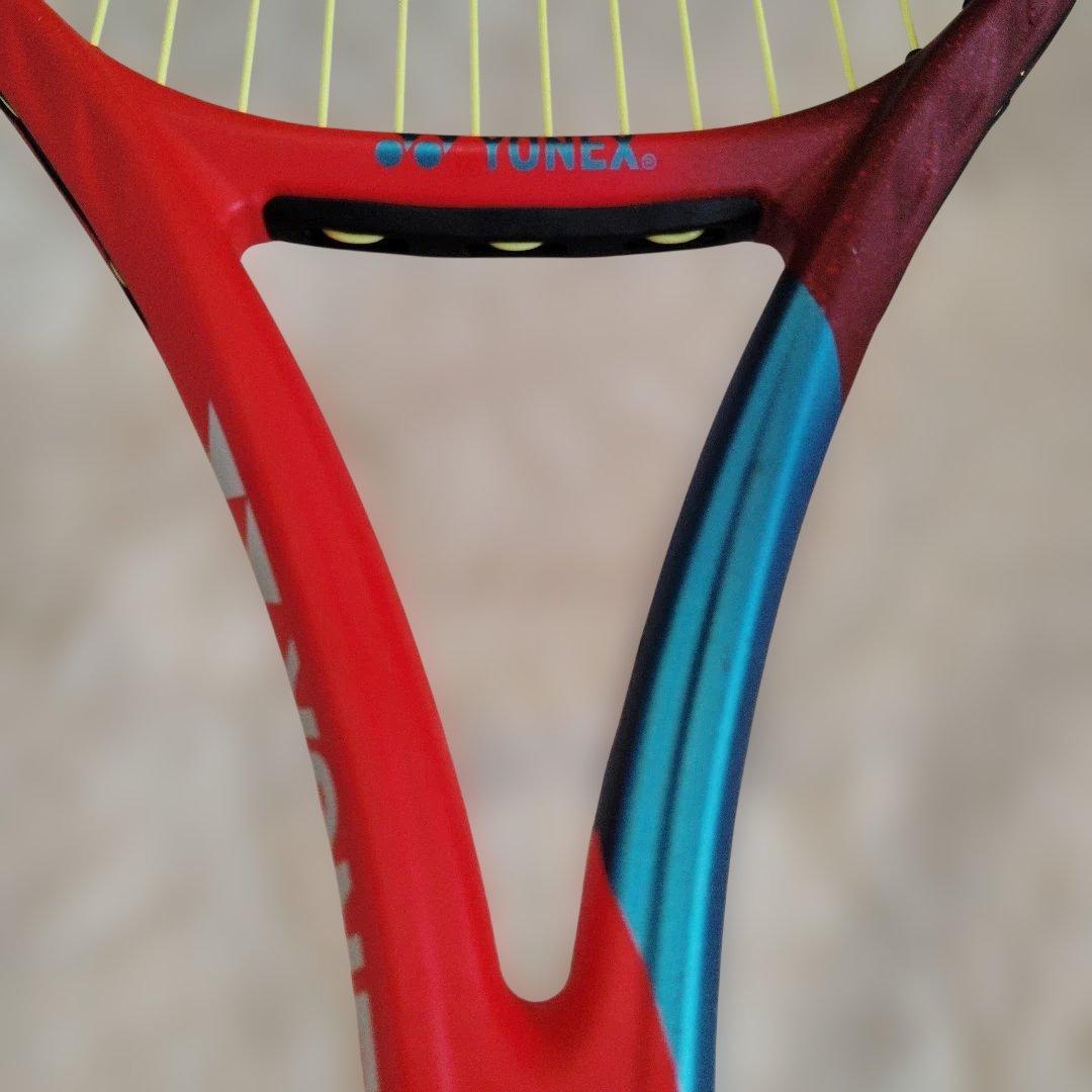 美品ブイコア100YONEX テニスラケット　G2