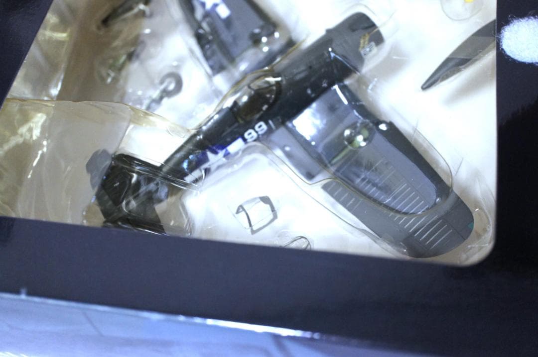 F-4U-1D コルセア ダイキャスト完成品　DRAGONWINGS 1/72