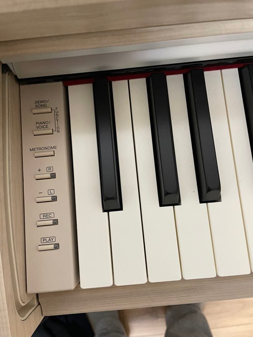 ヤマハ電子ピアノ YDP164WH 19年製 (送料込み)