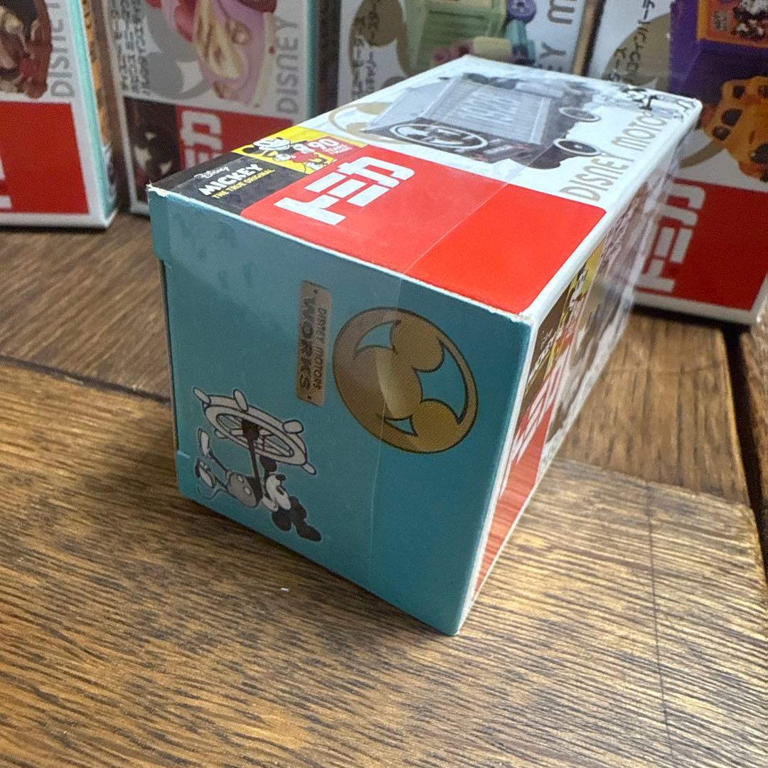 希少 新品同様品 トミカ ディズニー プーさん バレンタイン 90周年 8台