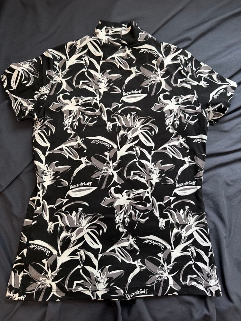 【極美品/定価約2万】デサントゴルフ レディース モックネックシャツリリー柄 S