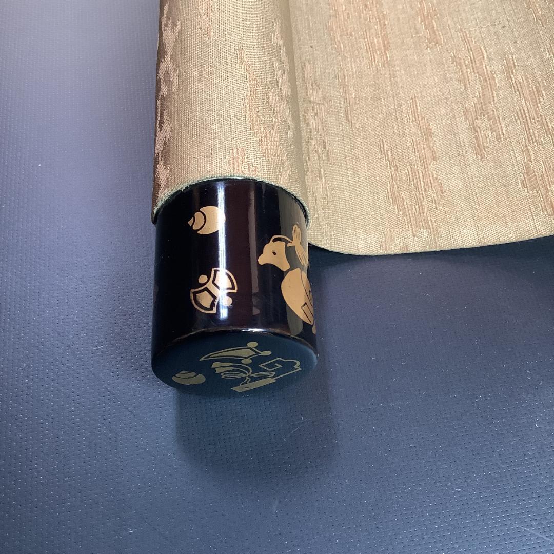 掛軸 書「一心月影」— 禅の悟りを映す妙興寺伝来の墨跡 高級ふ黒塗軸先　木箱付き