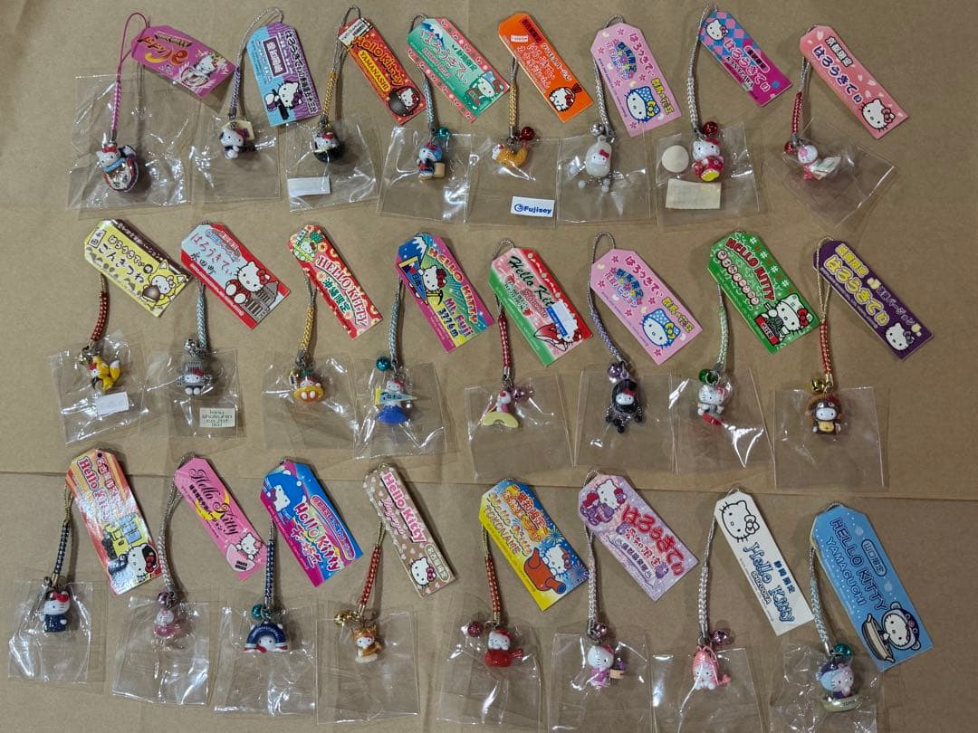 ご当地キティ　根付け　まとめ売り 51点セット➕2つオマケ　レアあり