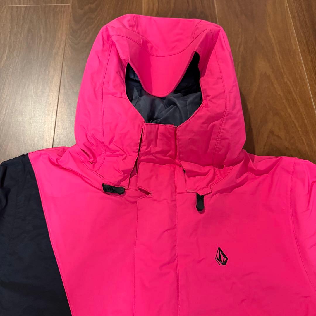 美品✨Volcom ボルコム スノーボードウェア 上 女性用 ピンク/ブラック