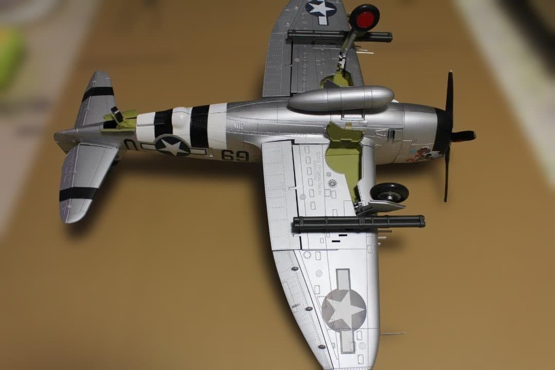 21st Century toys 1/18半完成品 P-47 サンダーボルト