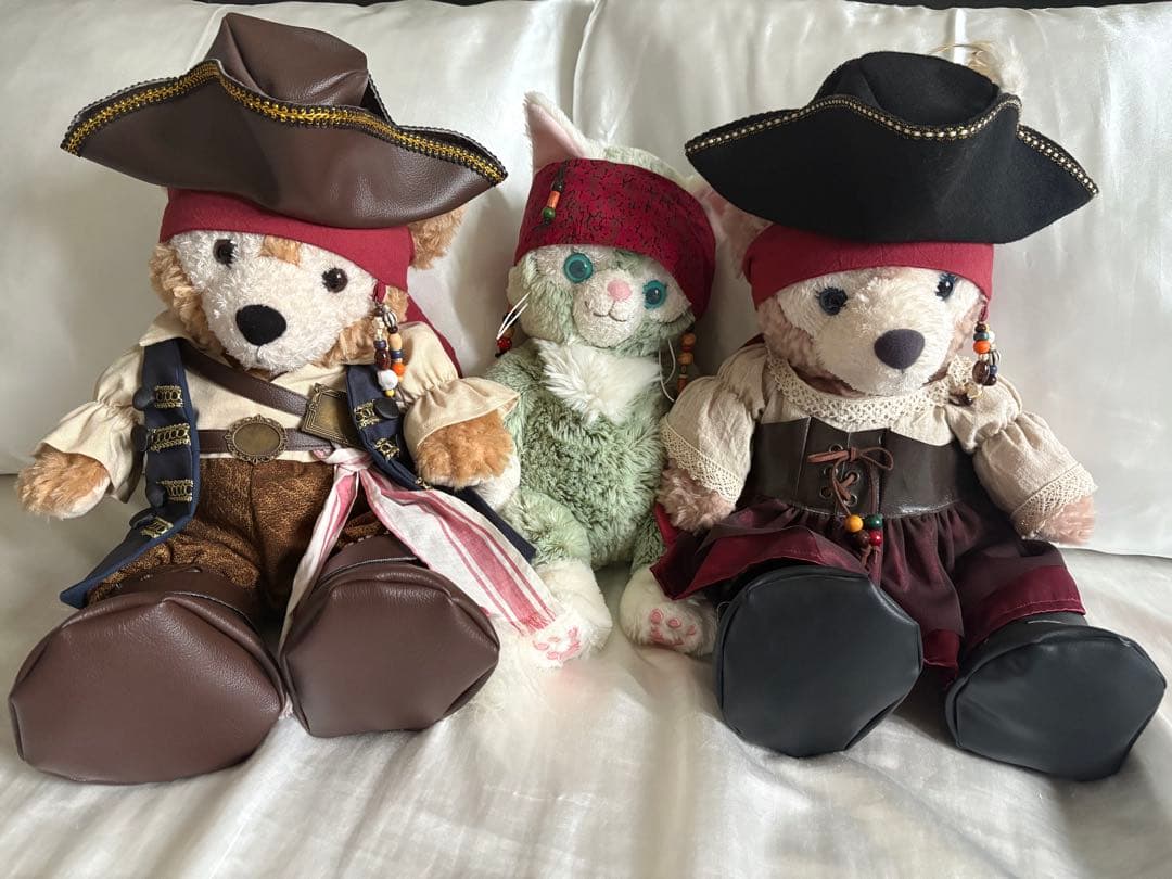 ディズニーパイレーツ 衣装付ぬいぐるみ3体セット ハロウィン