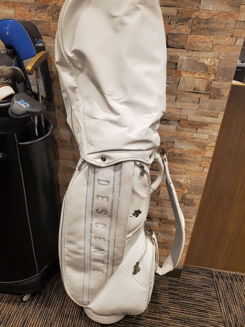 DESCENTE ホワイト キャディバッグ